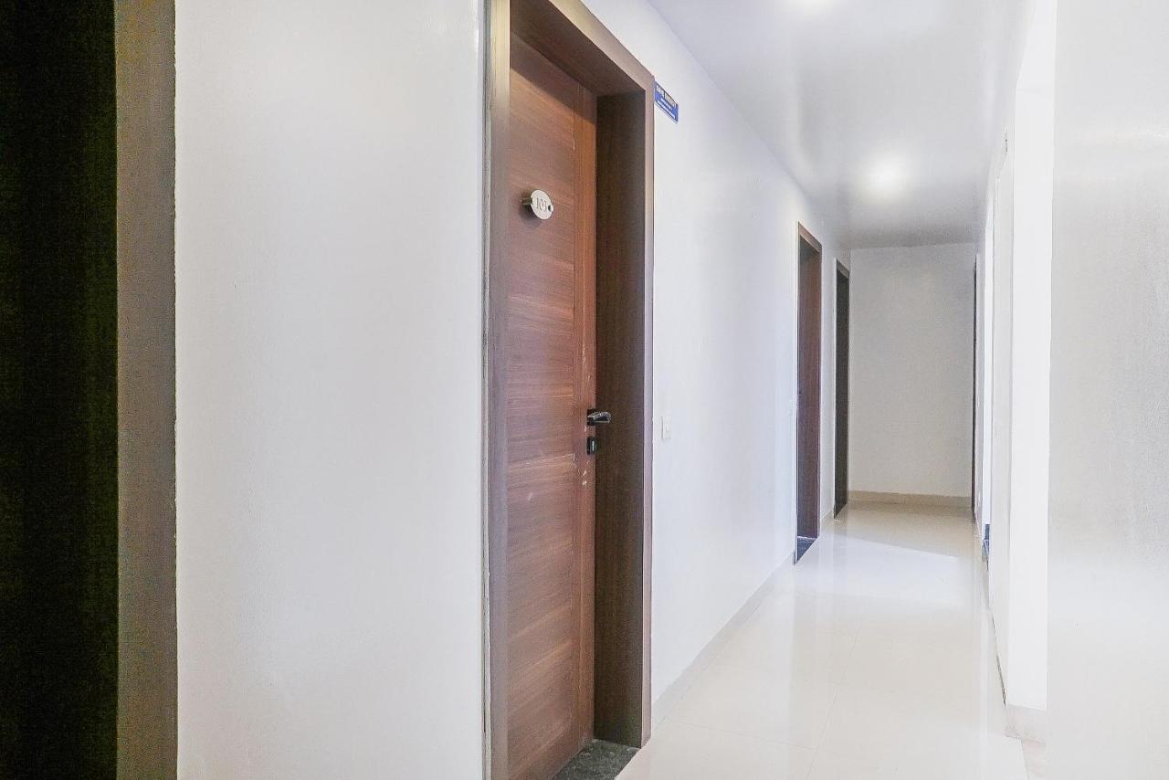 Oyo 15541 Pearl Inn Pune Exterior foto
